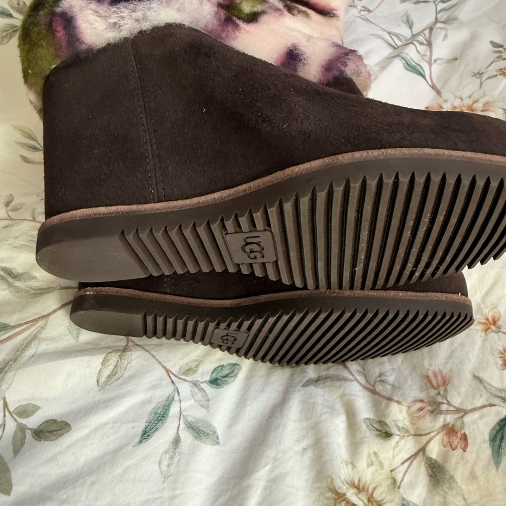 UGG boots - Picture 3 of 4